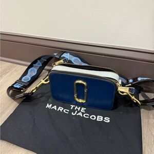Marc Jacobs Navy Crossbody Snapshot bag
